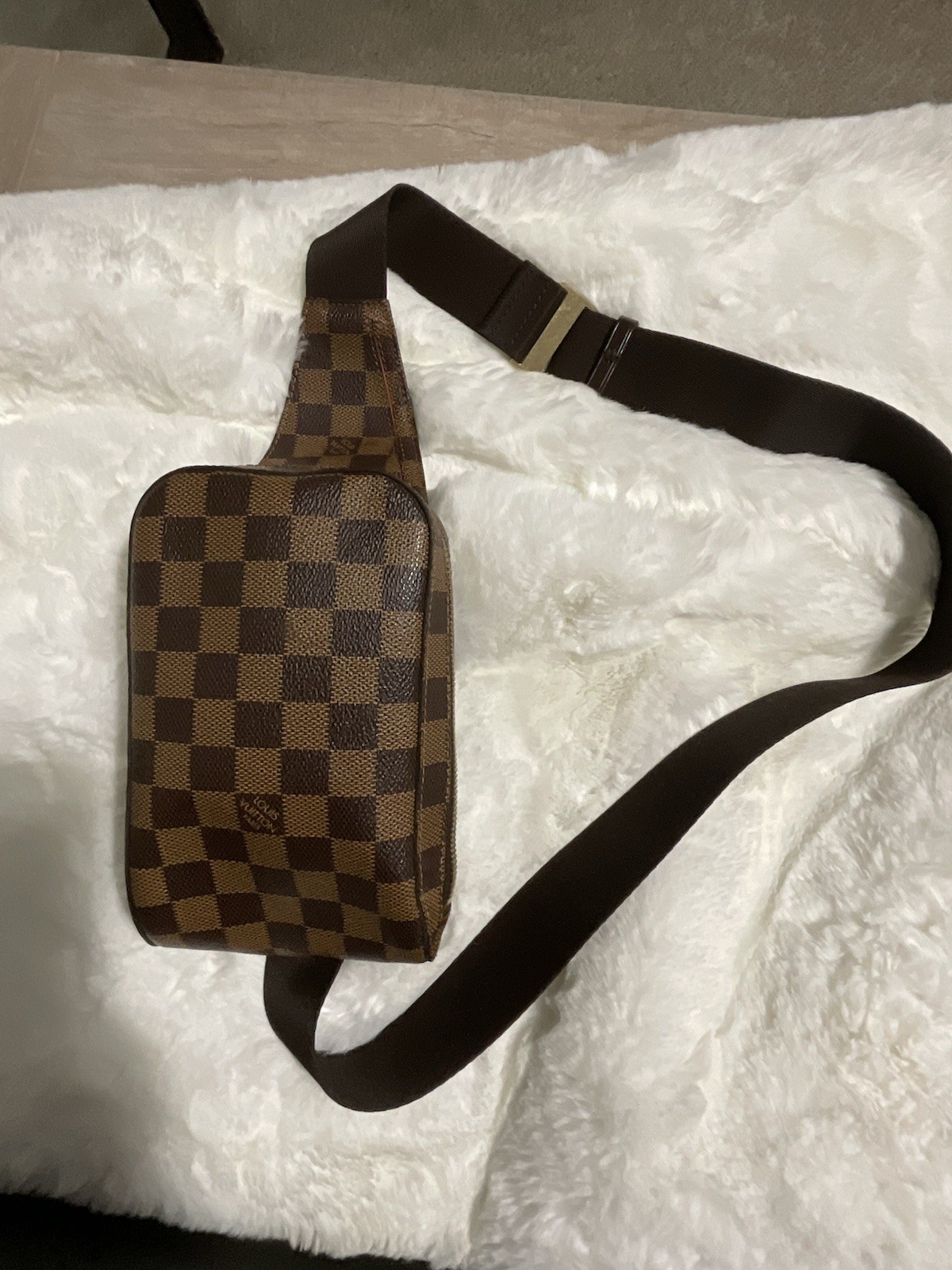 Louis Vuitton Damier Checkered Brown Crossbody Bag Zip Closure Adjustable Strap
