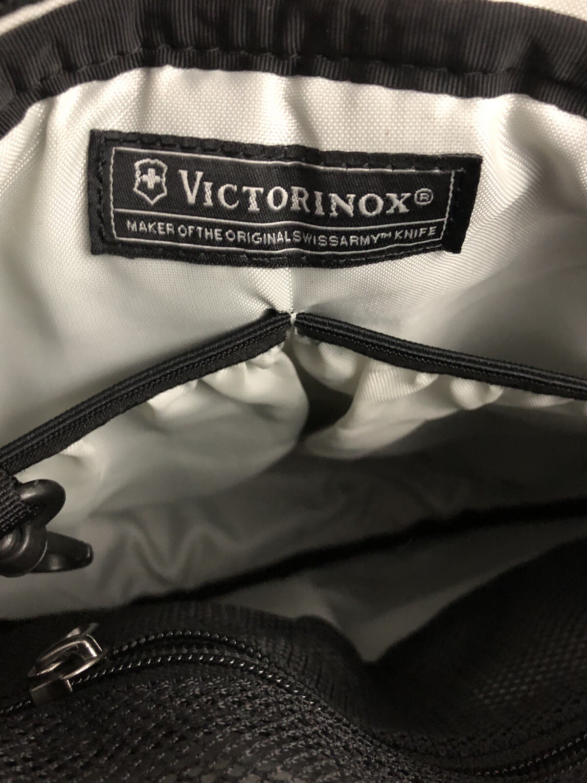 Victorinox Shoulder Crossbody Bag Red Black Travel Outdoor Hiking Zip Closure