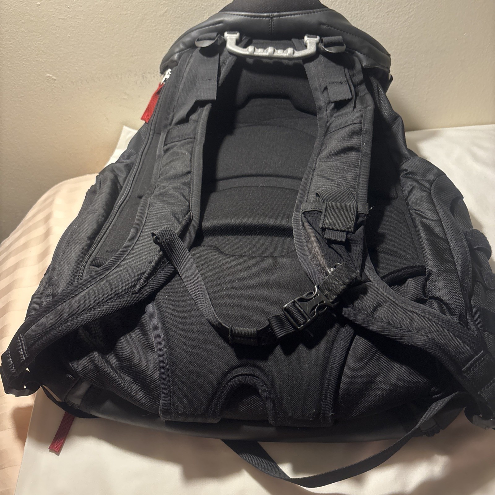 Oakley Tactical Field Gear Men’s Backpack Stock No 20-Sy242-B
