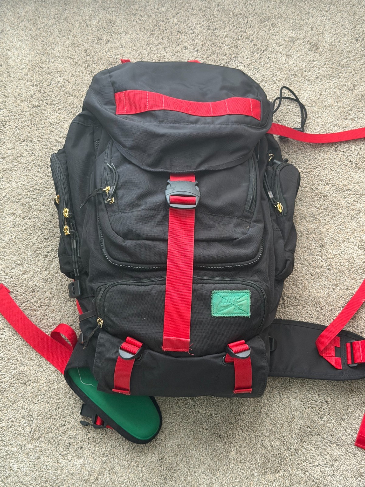 2010 Nike SB Eugene Backpack “Gu**i” colorway RARE complete with Strap