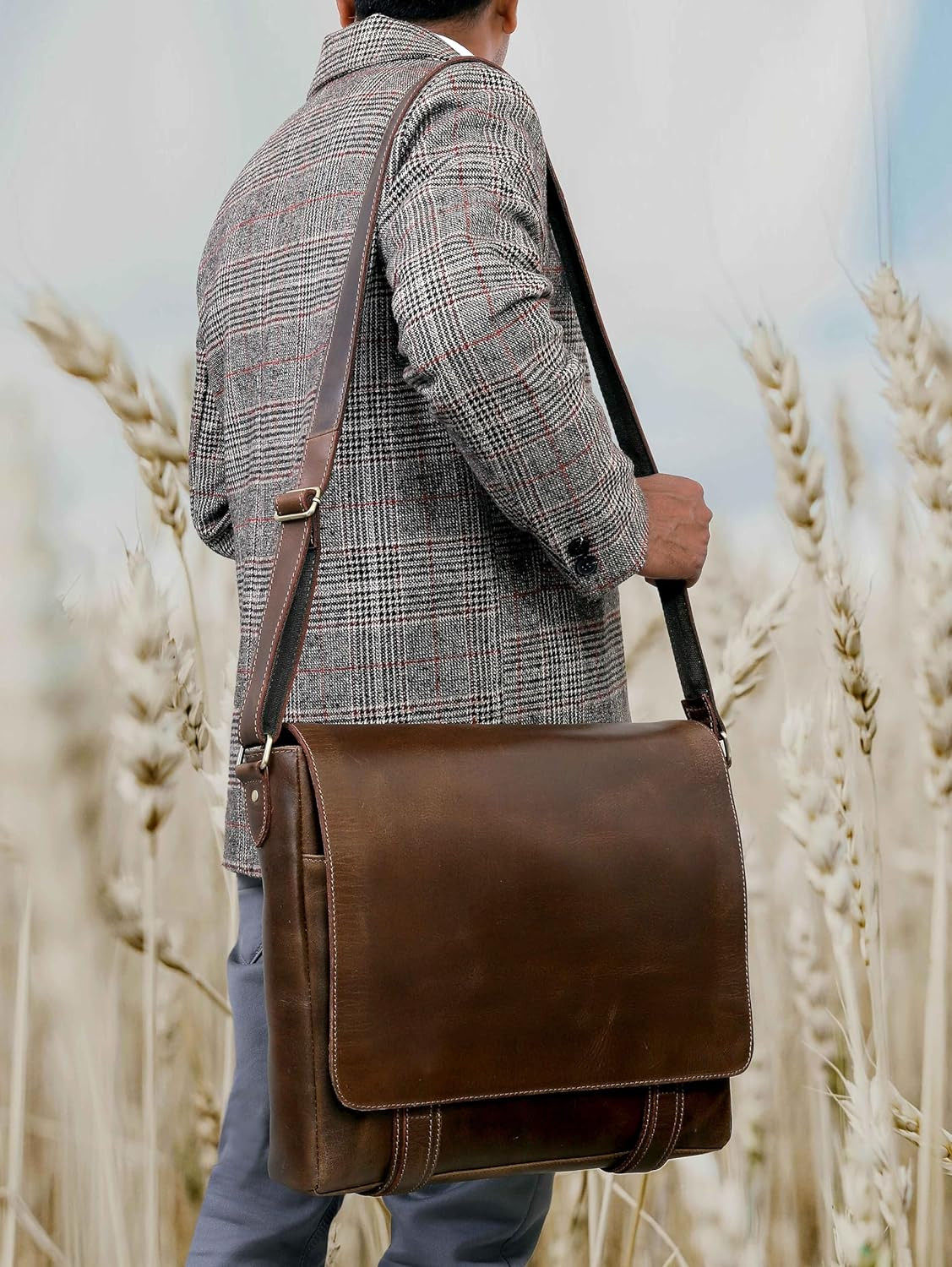 Leather Messenger Bag for Men and Women – Laptop Briefcase Bag for College – Bes