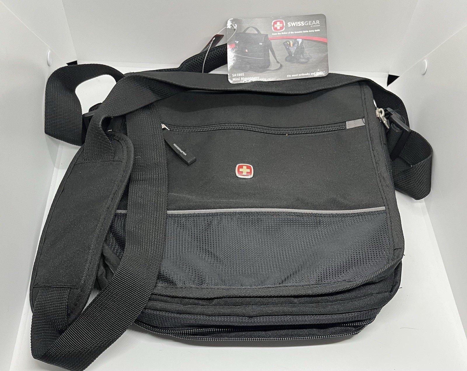 NWT Swiss Gear Mini Messenger Bag Black SA1805