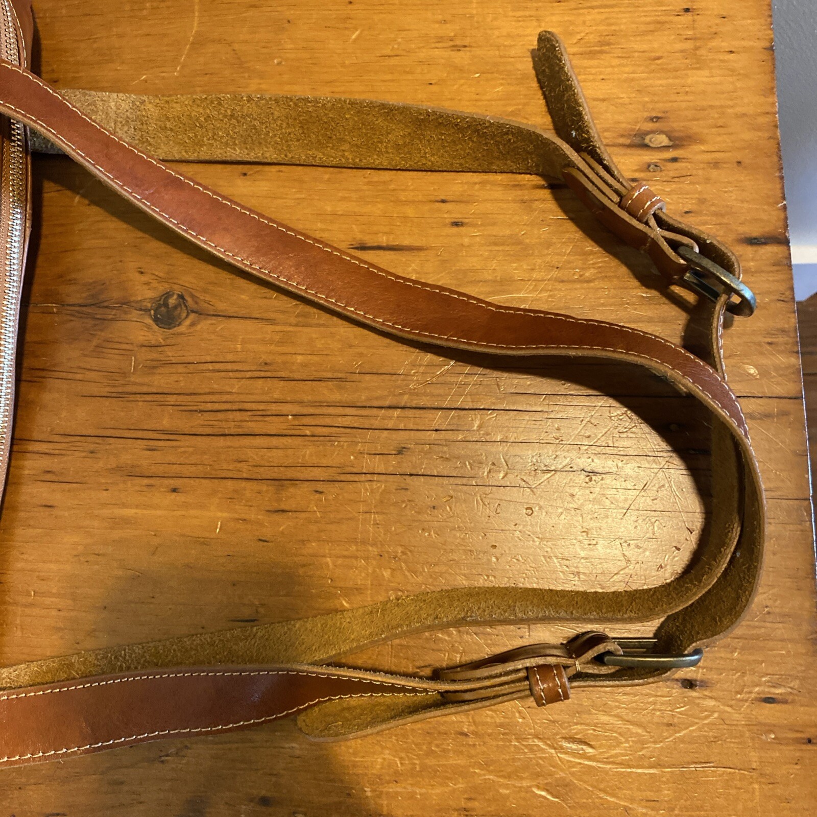 T NOBILE Cognac Leather Straps Laptop Large Messenger Bag Purse ITALY EUC