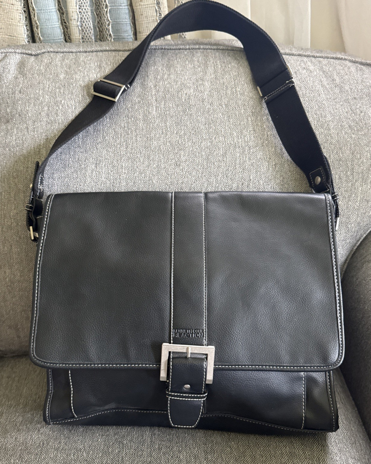Kenneth Cole Reaction Black Messenger Bag Laptop Work Briefcase Tech Satchel EXC
