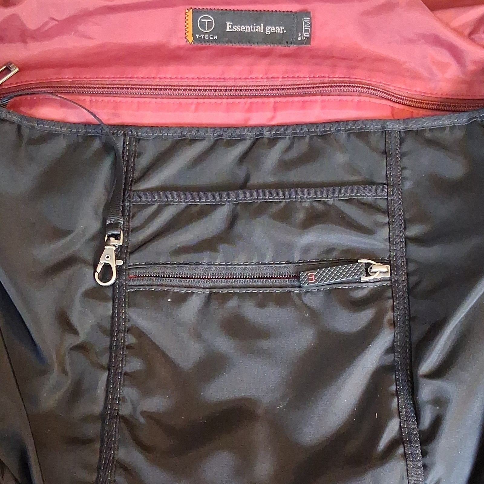 T-Tech Large Black Messenger Bag Buckle/Snap Flap Crossbody Strap Pockets