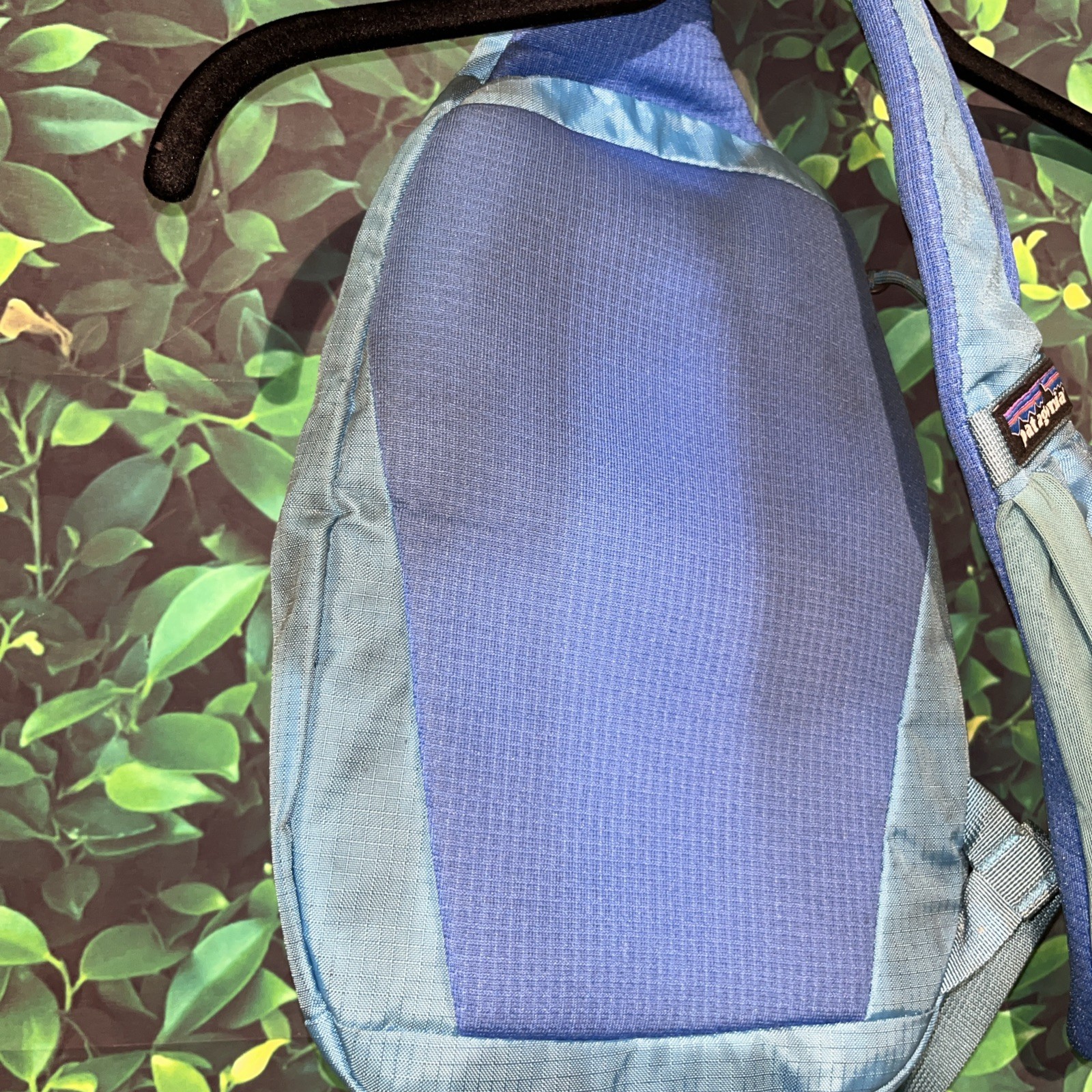Patagonia Blue Atom Sling 8L With Defects