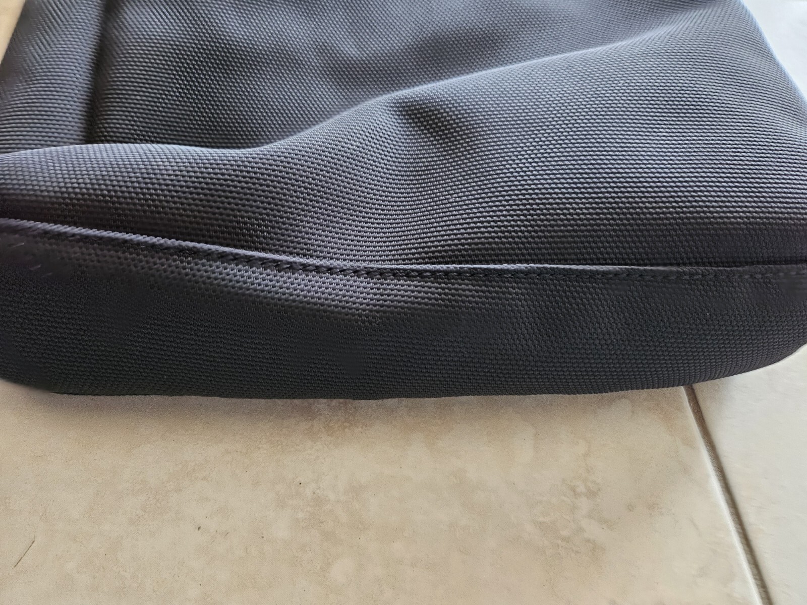 LACOSTE VTG Messenger Laptop Crossbody Bag 10.5x13x3 Inch Nylon Canvas.