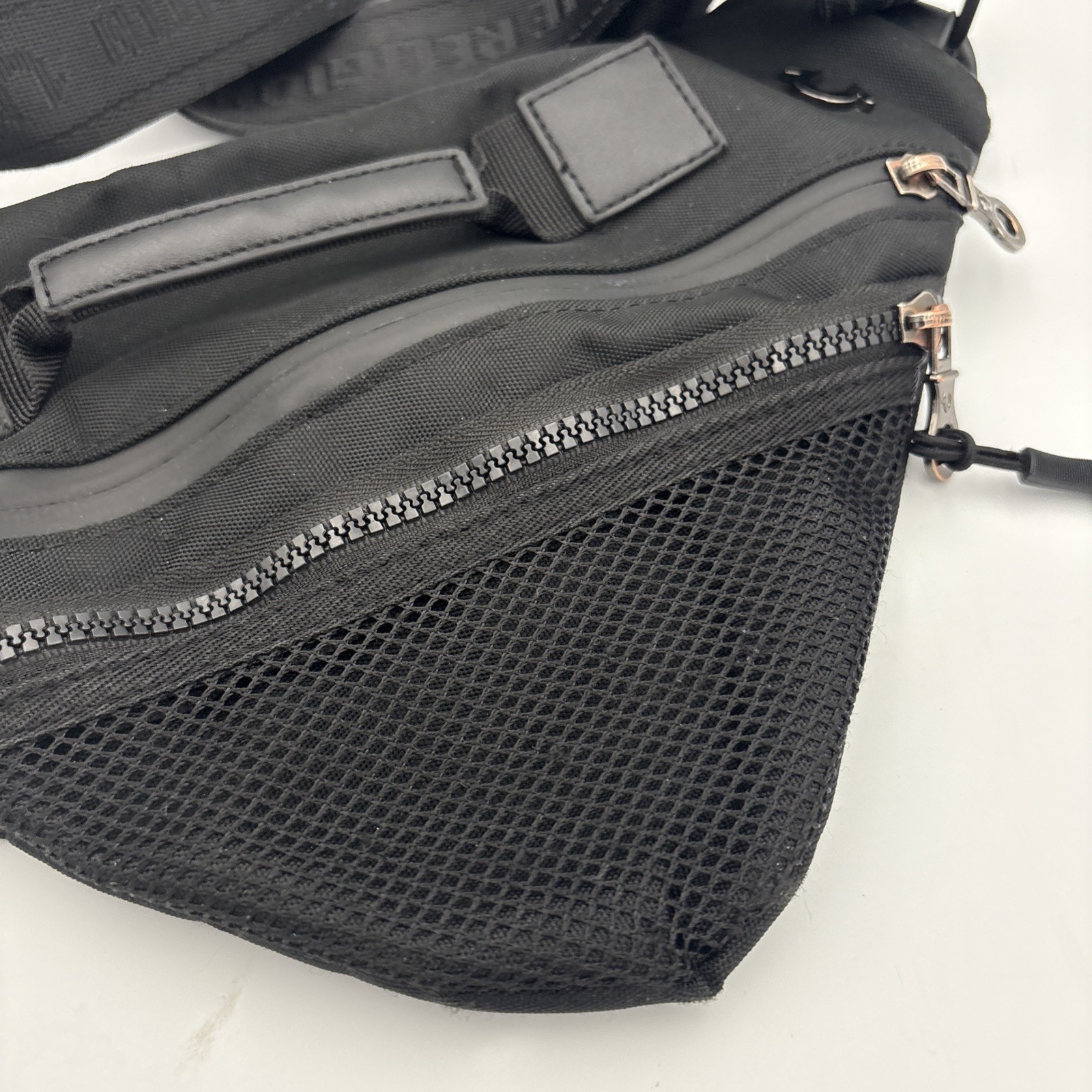True Religion Men’s Sarge Triangle Harness Bag Black Excellent condition