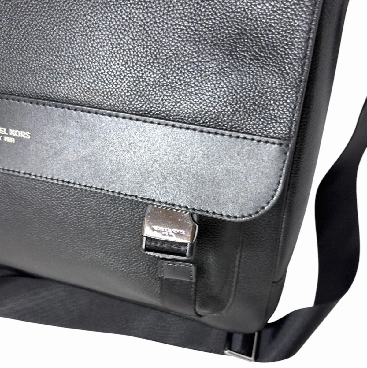 Michael Kors Greyson Black Leather Messenger Bag Crossbody Laptop Work Medium
