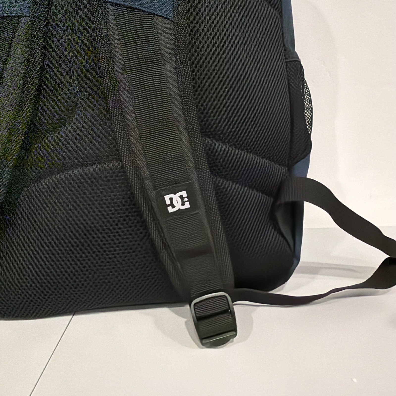 DC Shoes Large Blue/red Backpack Zip & Buckle Adjustable Straps Pockets