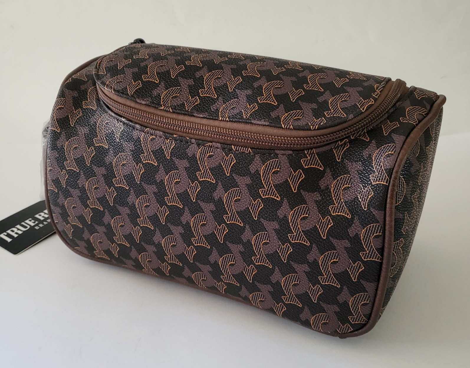 TRUE RELIGION mens toiletry bag travel Dopp kit Faux Leather Brown