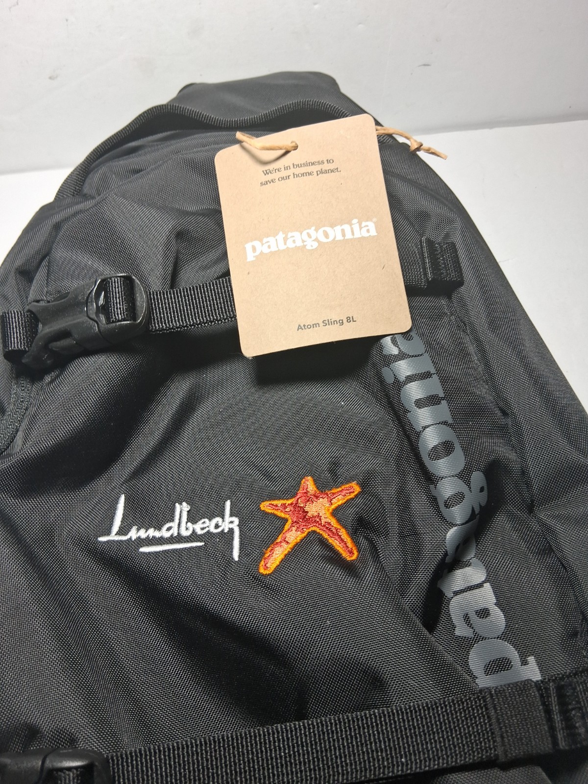 Patagonia Atom Sling 8L Bag Backpack – Lundbeck, Black.