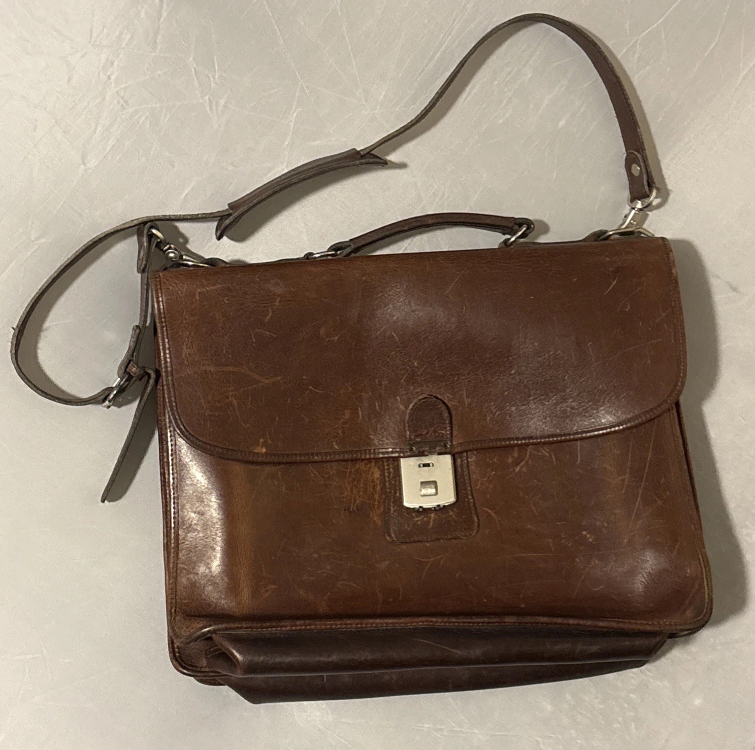 VTG Pierce Waterhouse Yale Leather Briefcase Messenger Bag with Strap