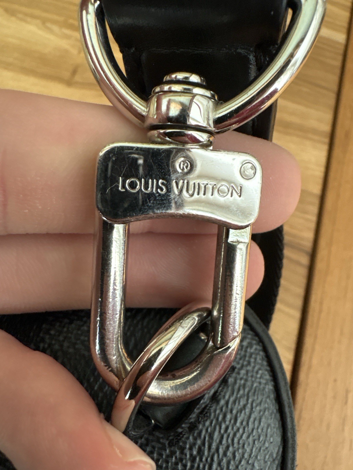 Authentic Louis Vuitton Avenue Sling Bag