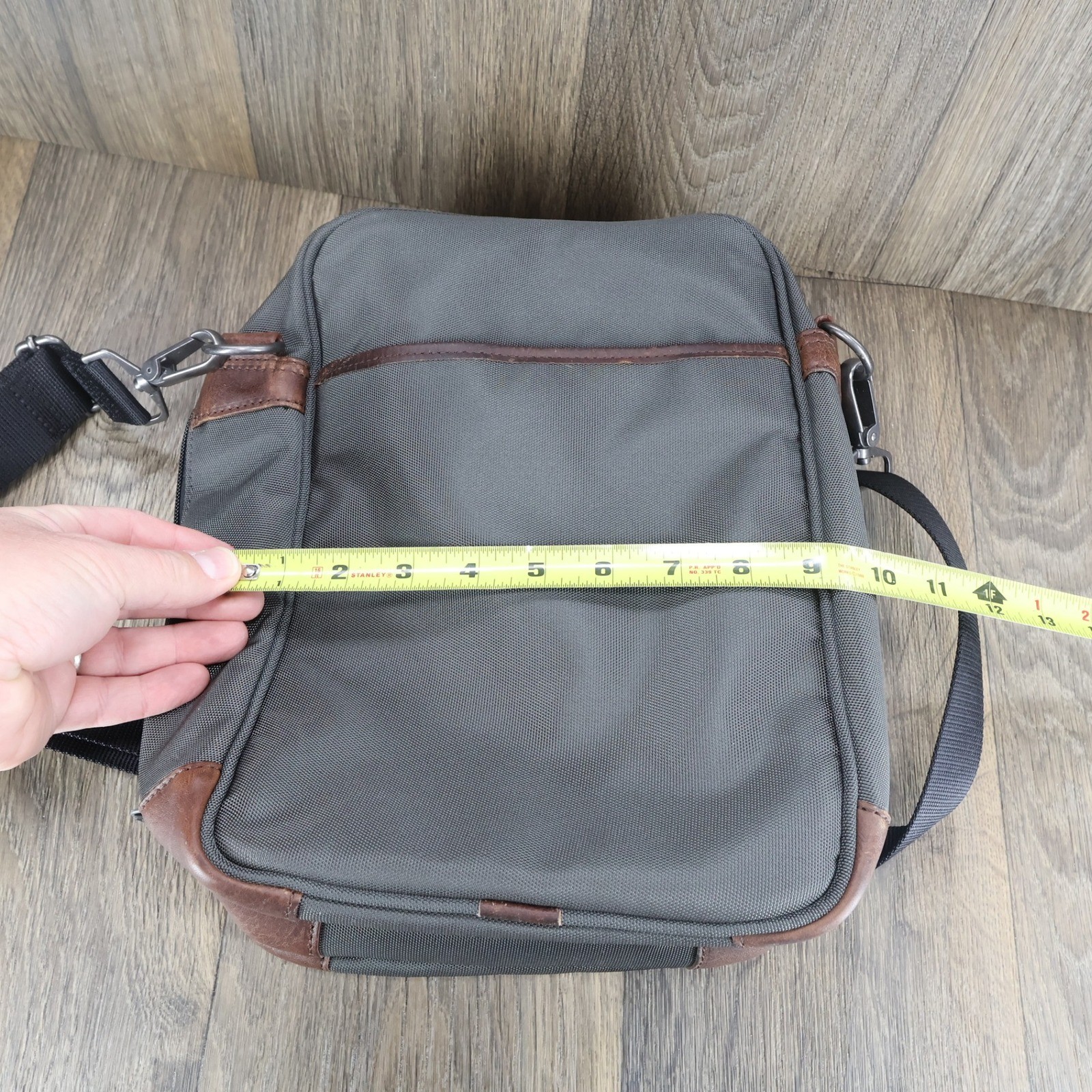 Duluth Trading Co Gray Ballistic Nylon Crossbody Messenger Bag Leather Trim