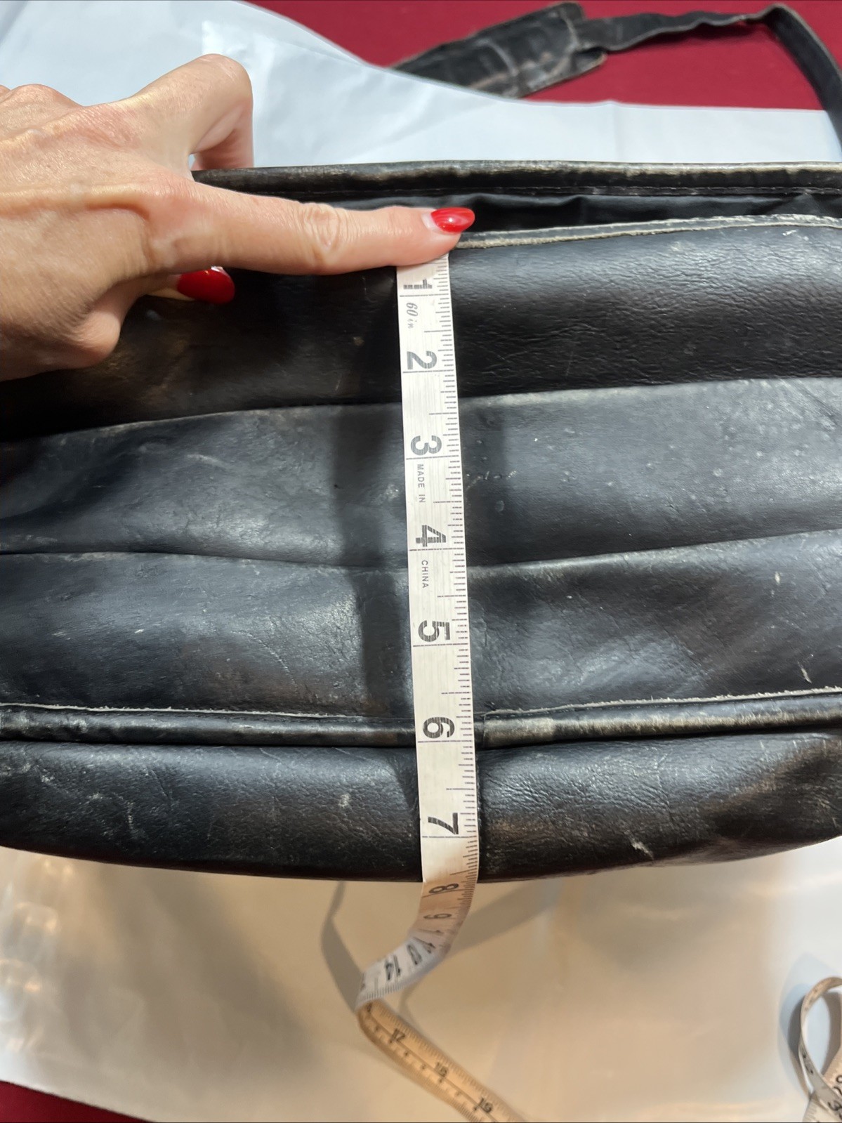 Wilsons Leather BLACK Messenger Flap BAG Distressed Grunge office School Retro