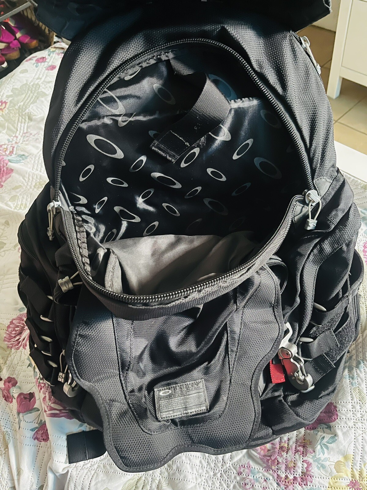 Oakley 34L Kitchen Sink Backpack – Black (92060AODM)