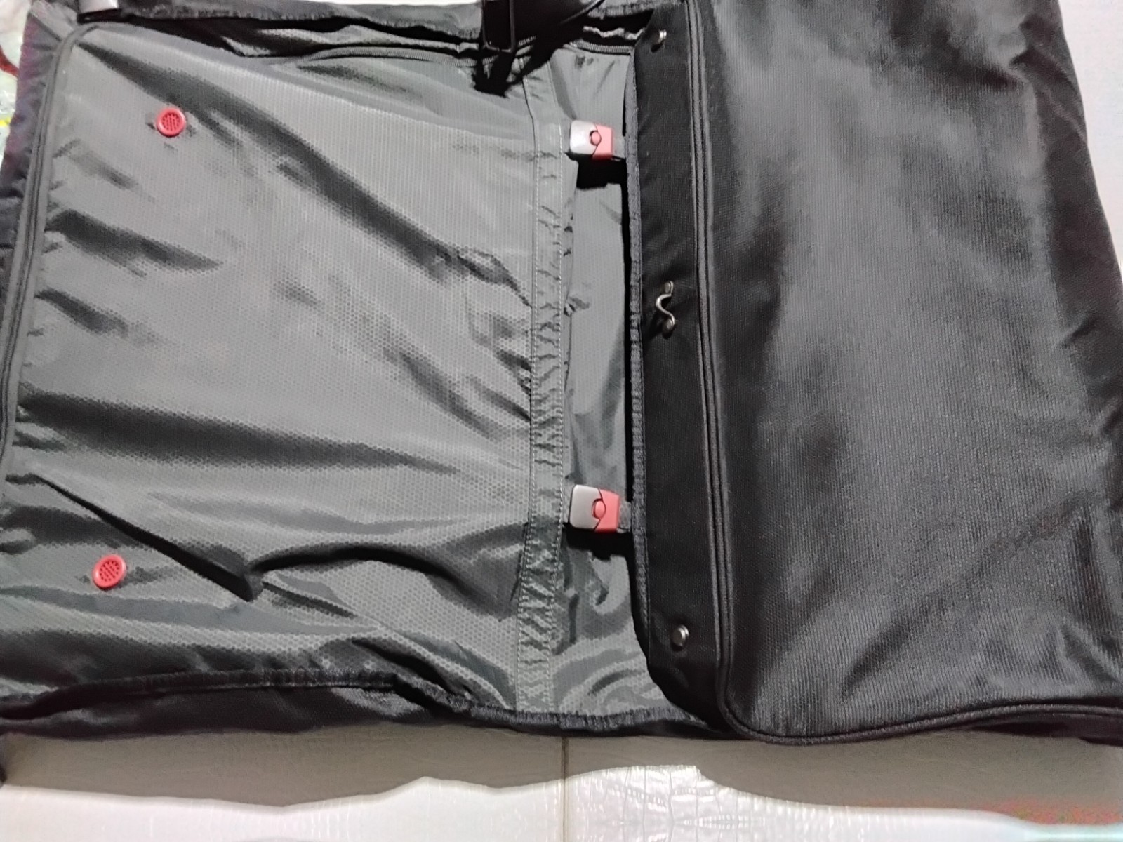 22” Tumi T-Tech 5536D Black Gray Tri-Fold Nylon Travel Garment Bag Suit Bag