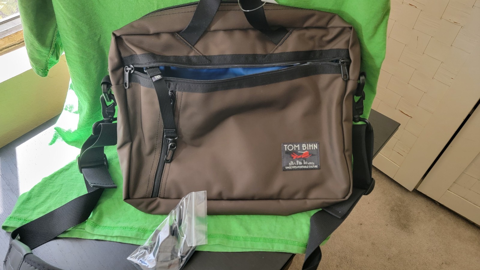 Tom Bihn Daylight Briefcase Ursa Brown NEW With NEW Absolute Strap