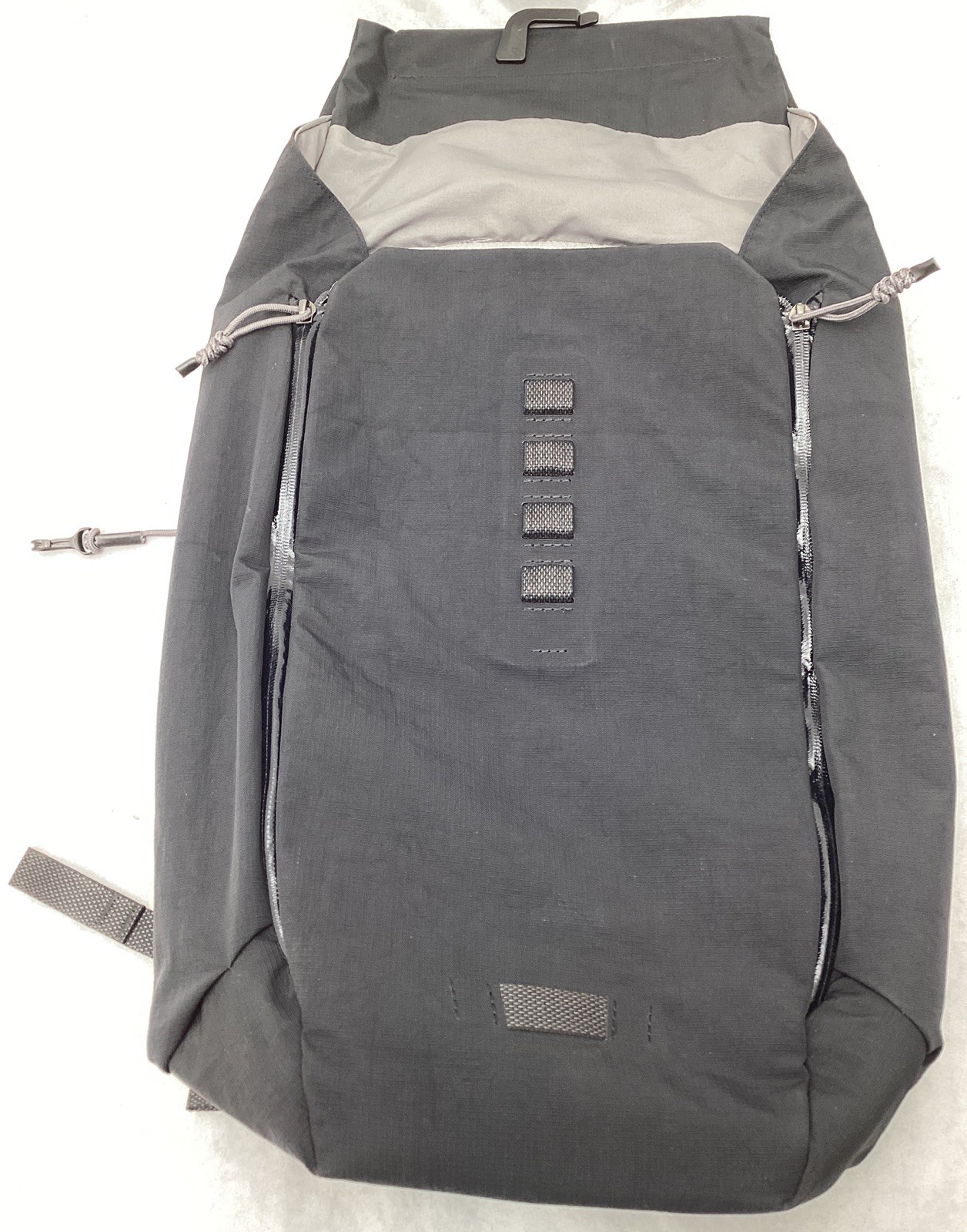 Bellroy Venture 22L Black Backpack