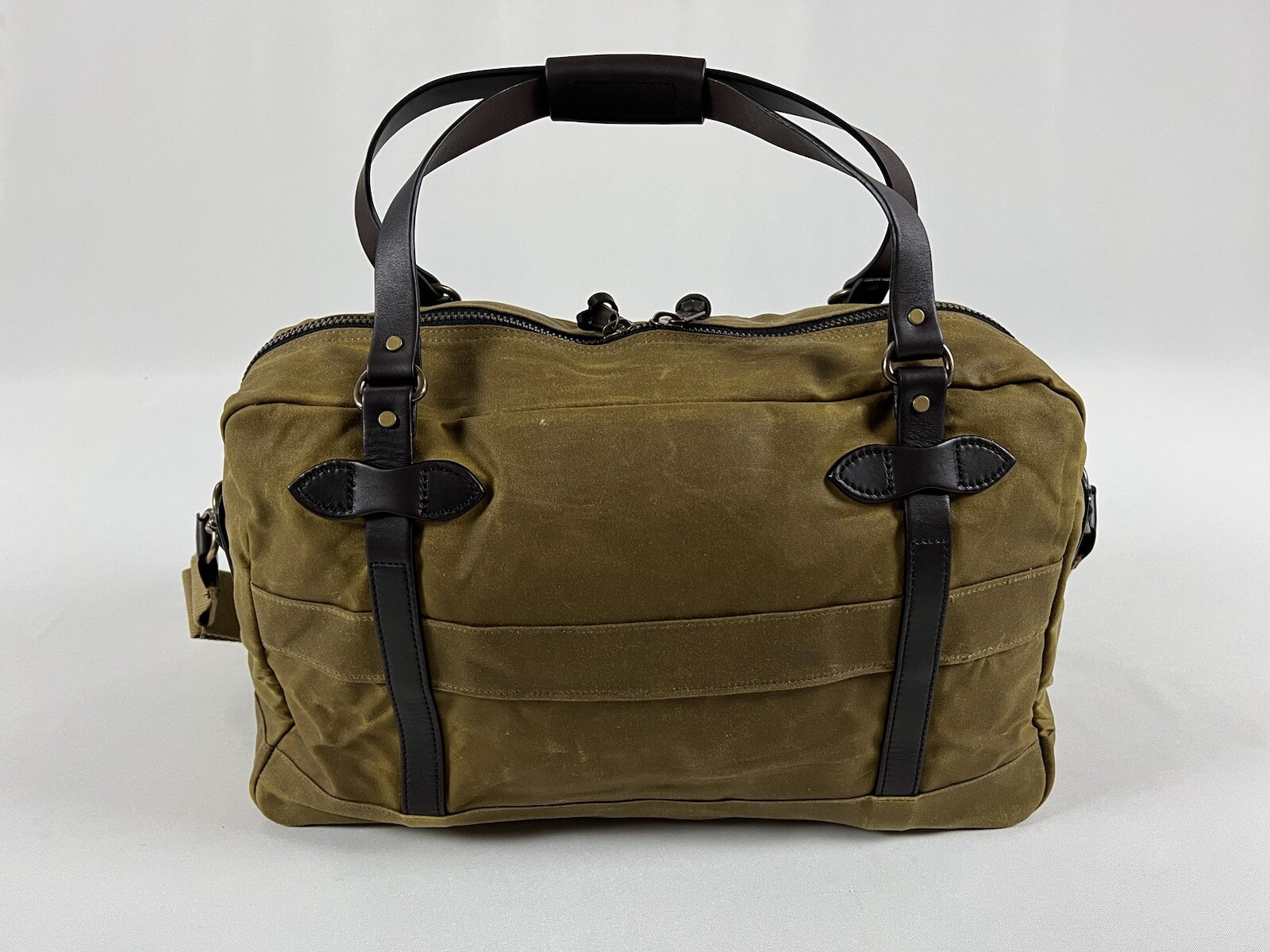 FILSON 48-HOUR TIN CLOTH DUFFLE BAG DARK TAN NWT