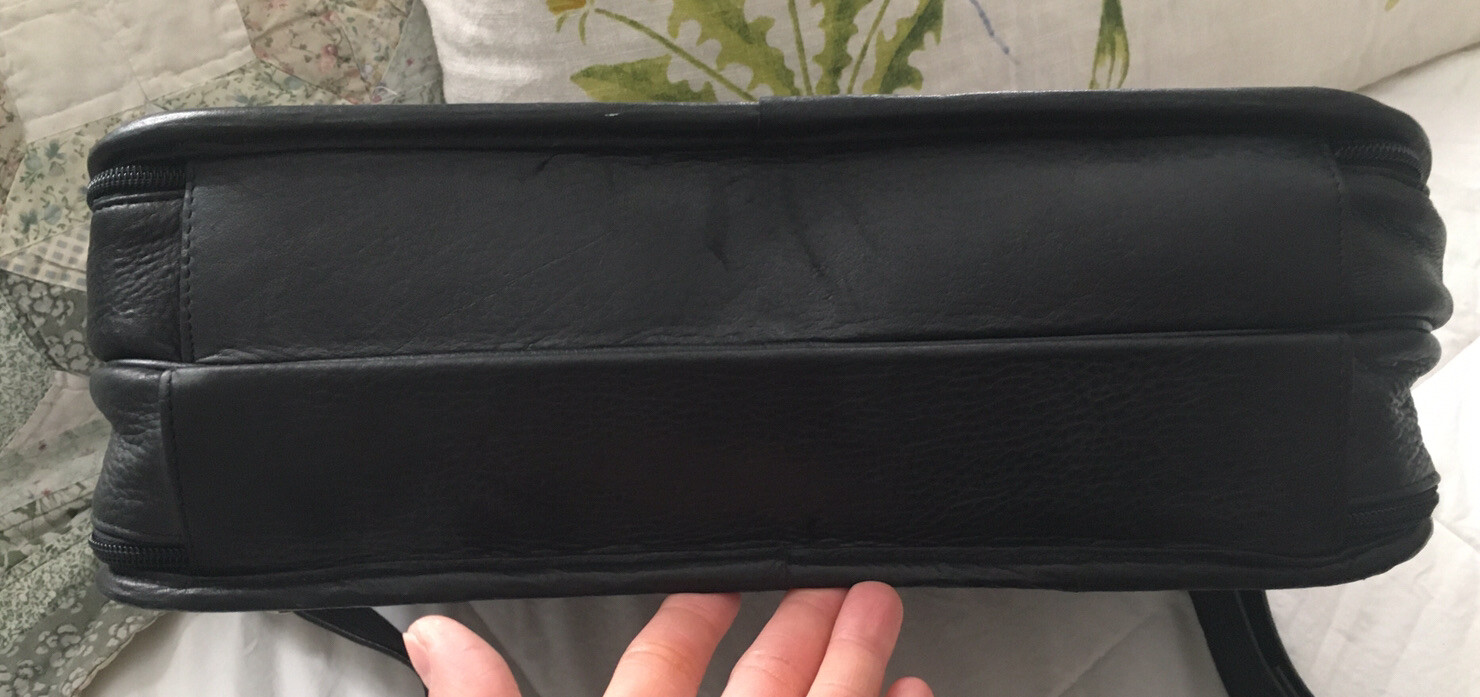WILSONS Black Leather Small Medium Briefbag Case Messenger Laptop Bag-NEW no tag
