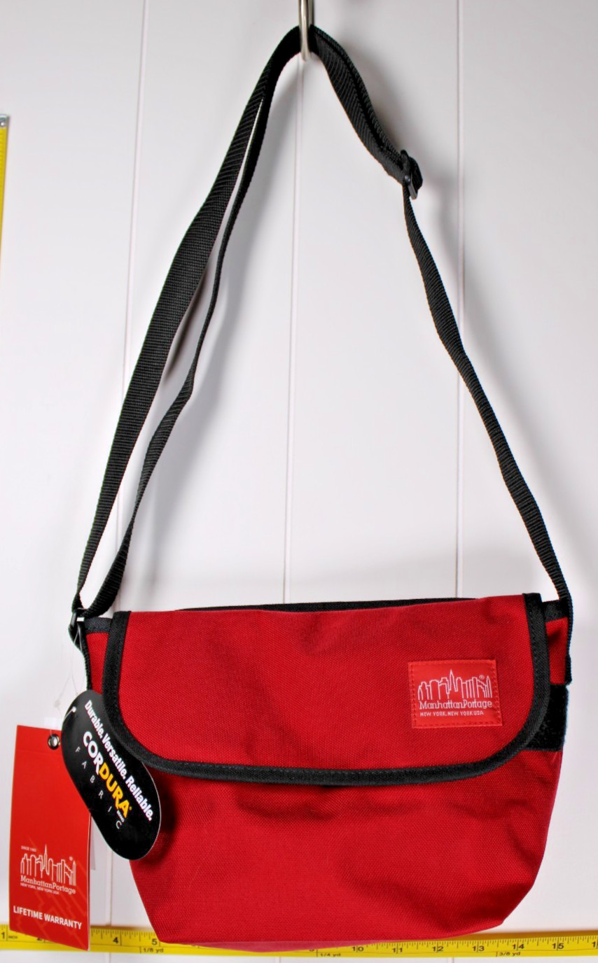 Manhattan Portage Messenger Bag Hook-and-Loop Closure Zip Pocket RED