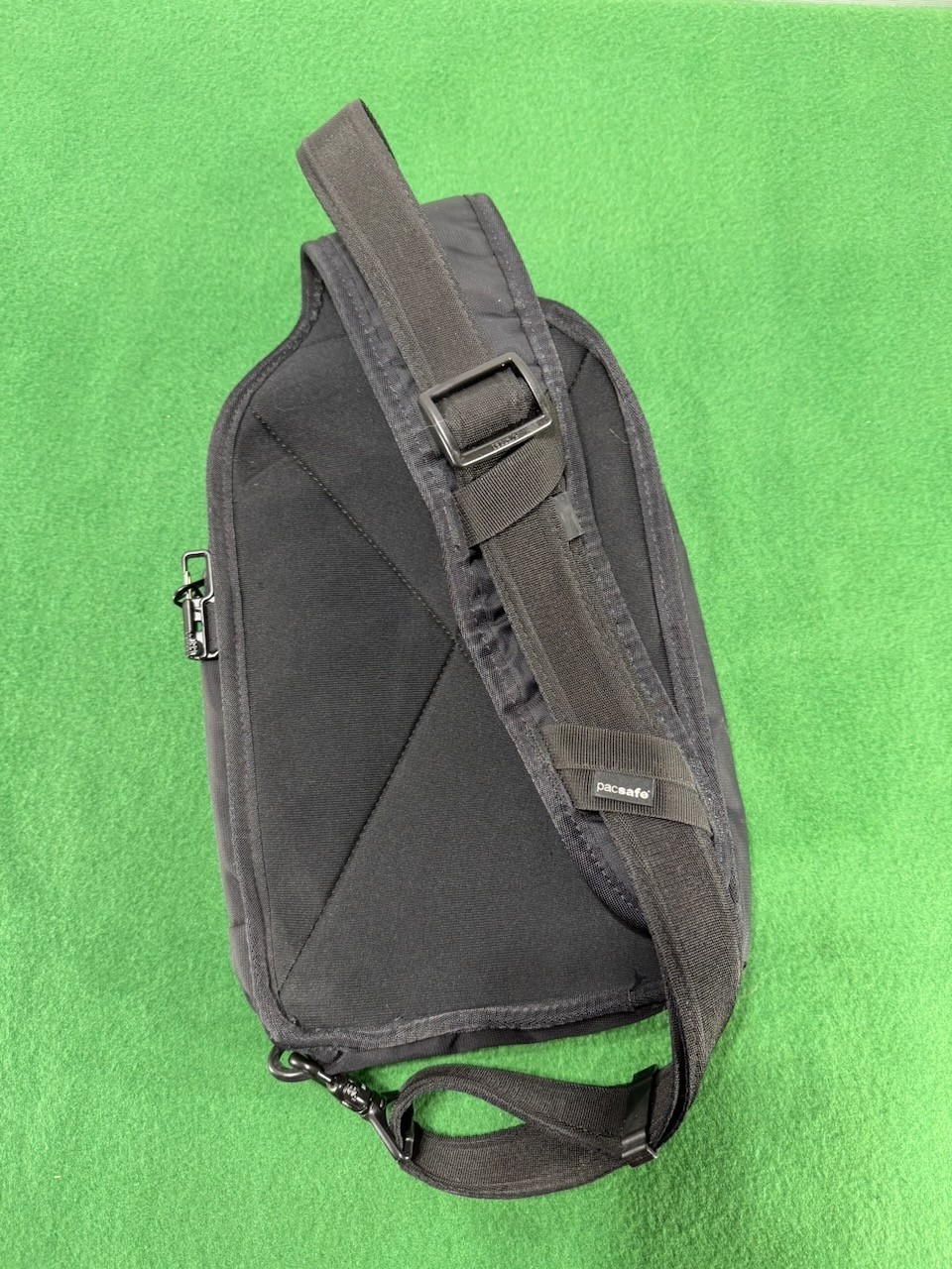 Pacsafe Metrosafe LS150 Anti-Theft Sling Bag RFID Travel Crossbody Backpack Blac