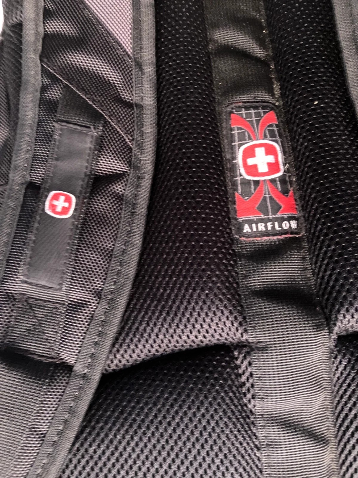 SWISSGEAR Model 9275 Backpack Laptop Case Airflow