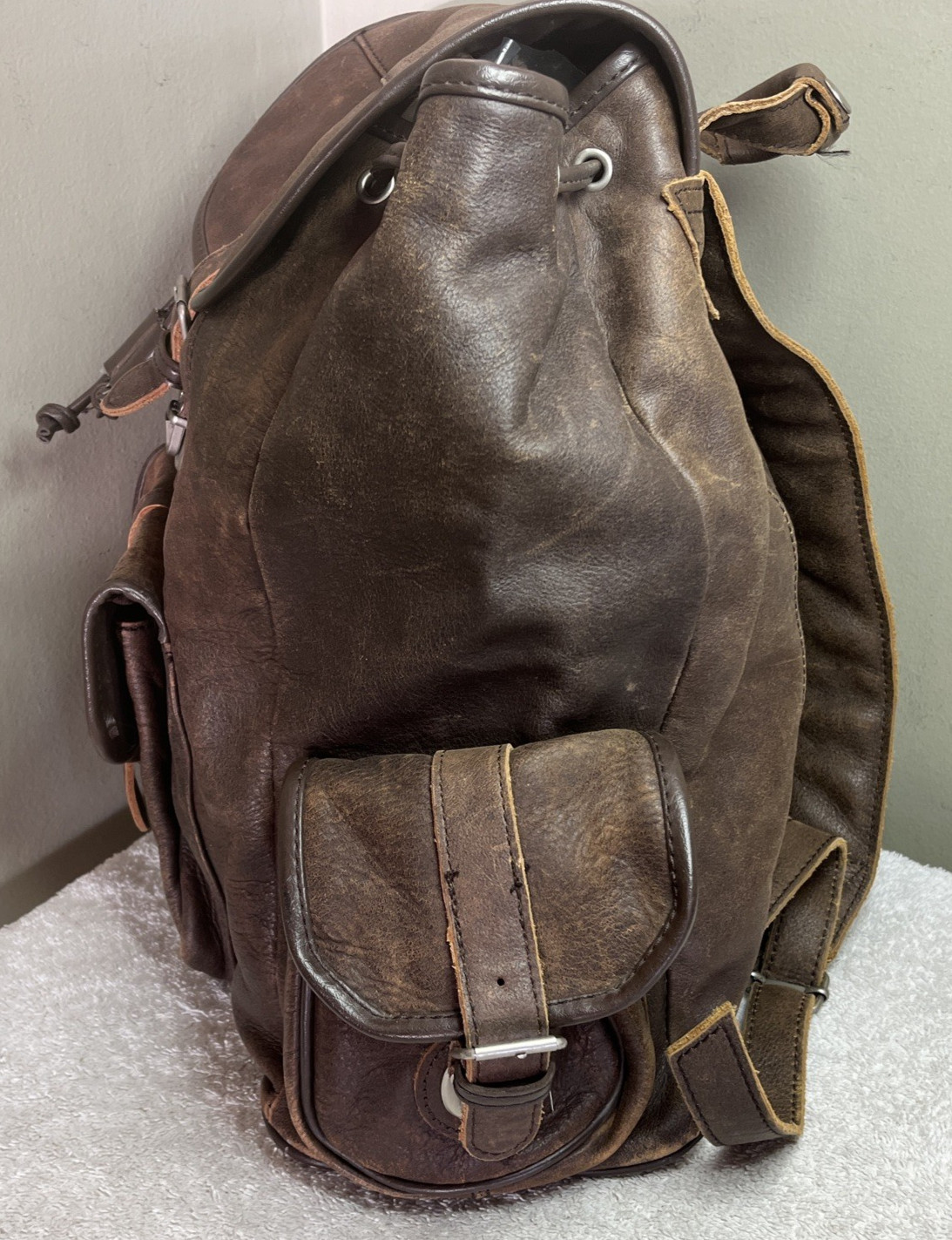 Vintage MARLBORO Adventure Team Leather Backpack Promo Drawstring Buckles Brown