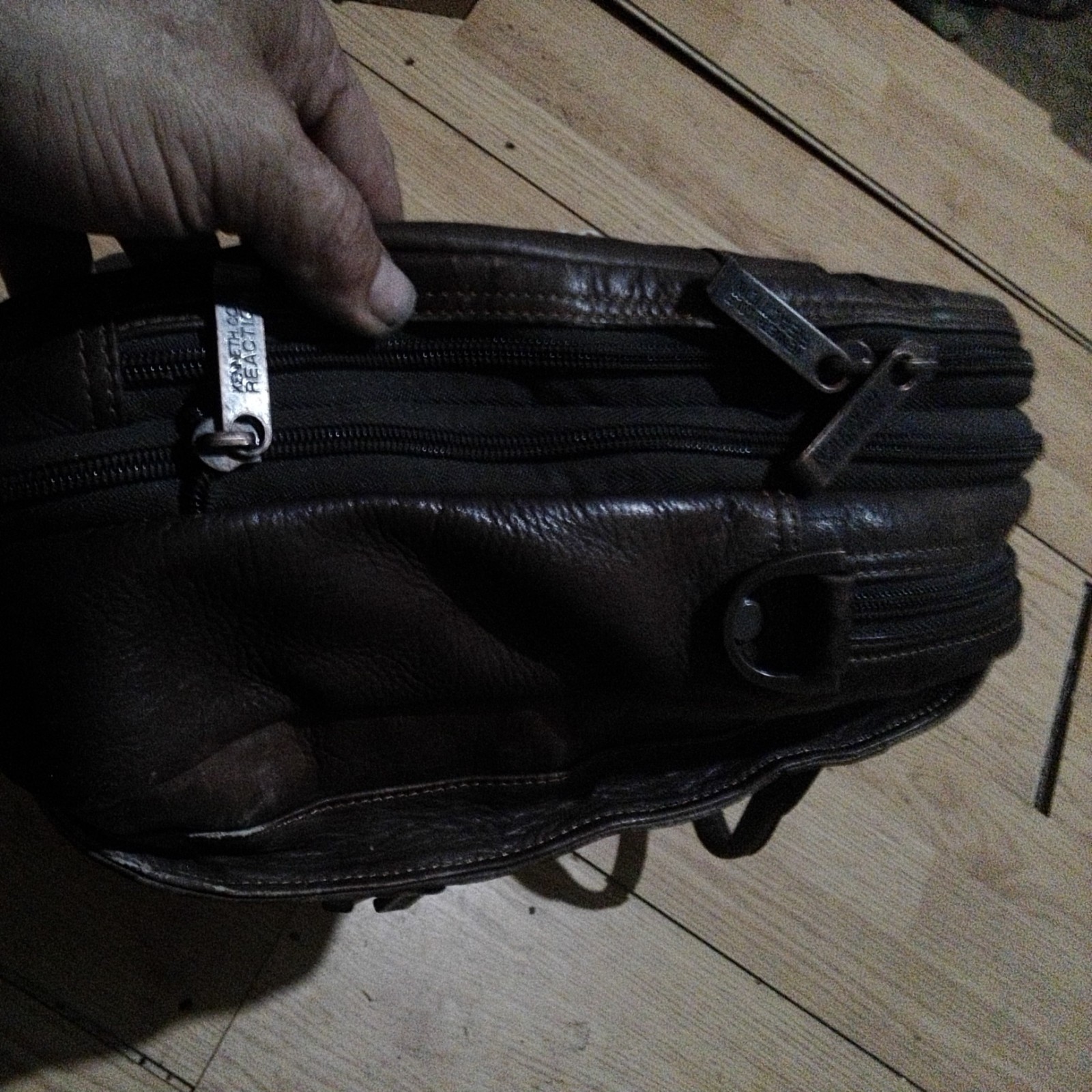 Kenneth Cole REACTION Show Tan Leather Messenger Briefcase