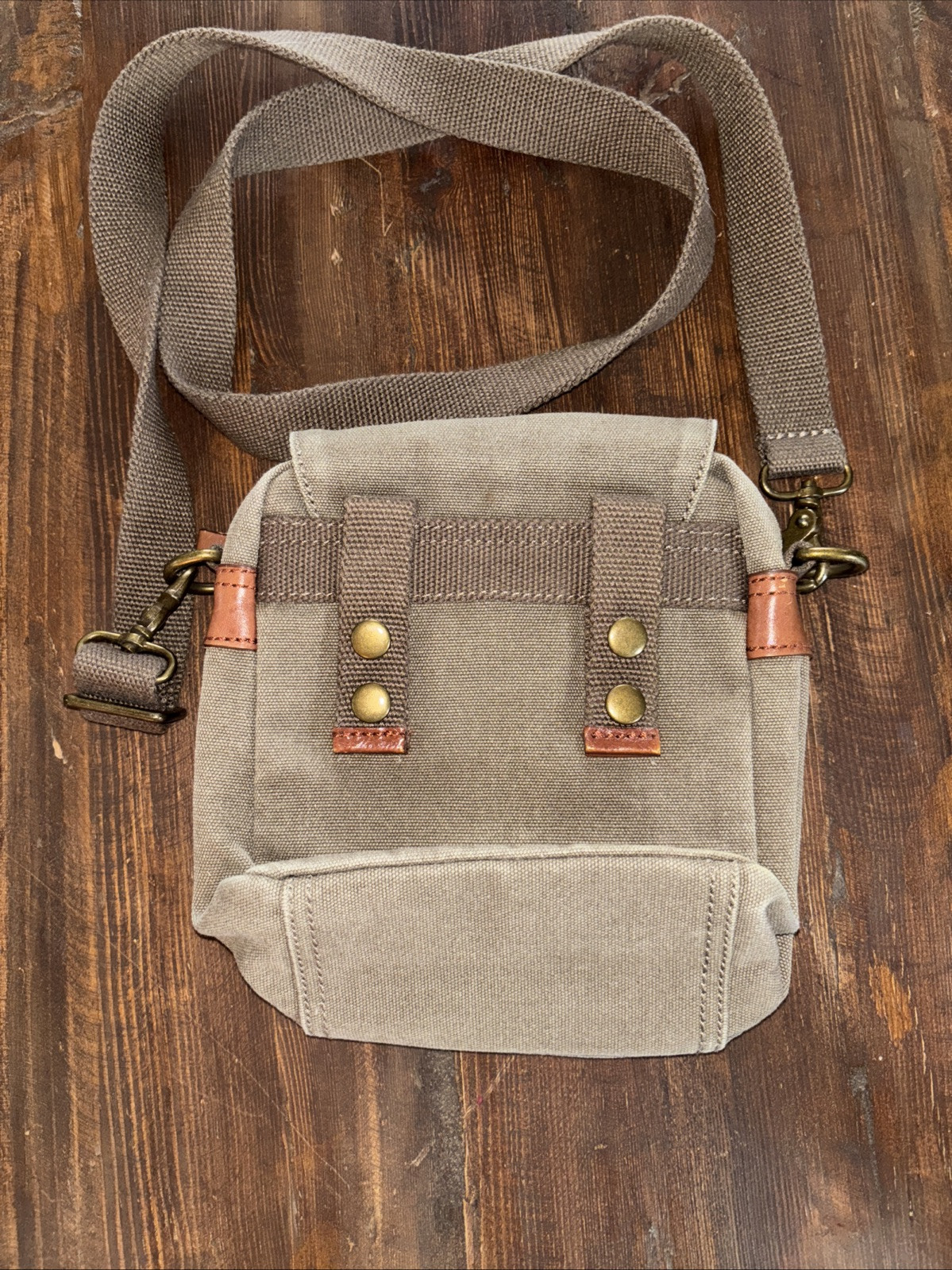 Troop London Classic Canvas Across Body Green Detachable Adjustable Strap