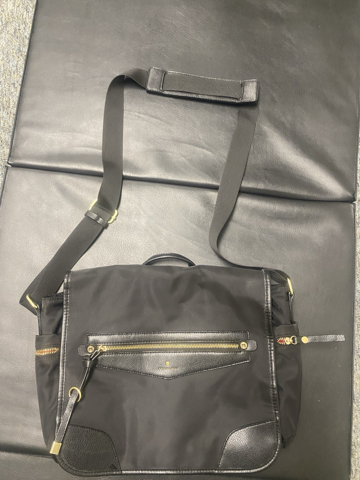 Travanti Made In Italy Laptop Crossbody Messenger Black