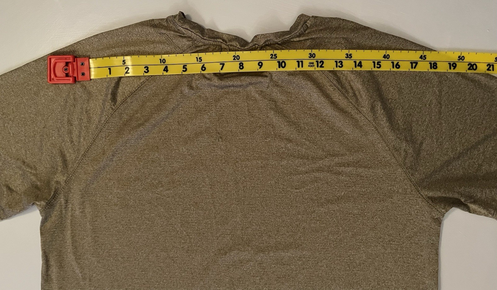 Men’s M Olive Green Heather Athletic T-Shirt Short Sleeve 95% Recycled Polyester