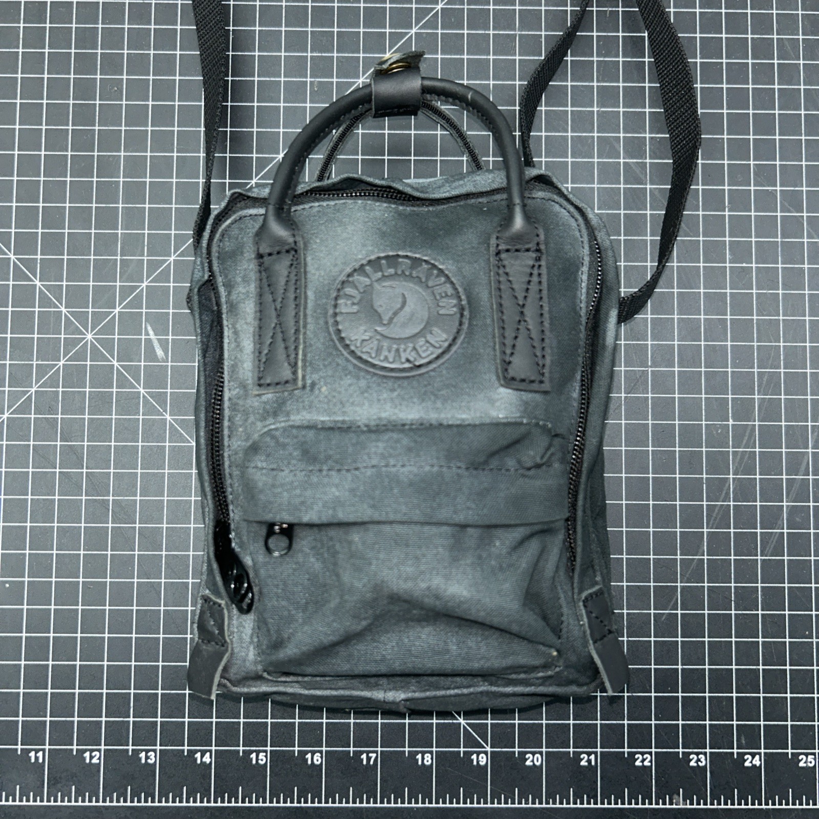 Fjällräven Kånken Mini Backpack Black 7”x8”x3”