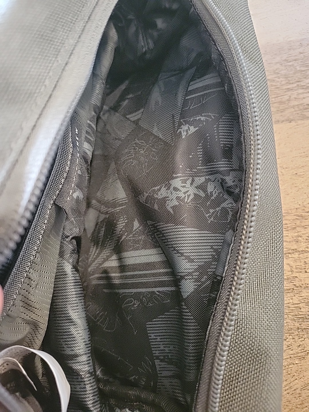 Travis Mathew Dopp Kit Travel Pouch Bag New Dark Olive