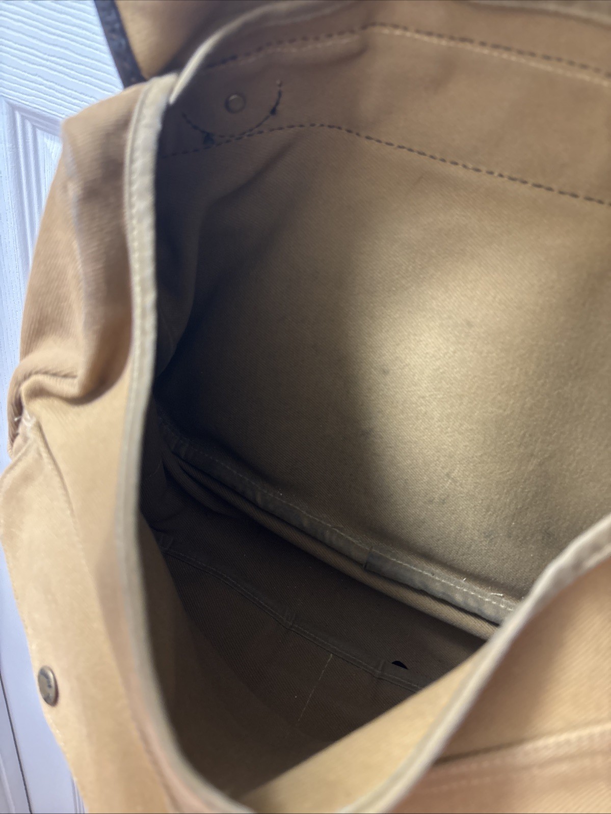 Filson Rugged Twill Field Bag | Medium – 14L | Tan