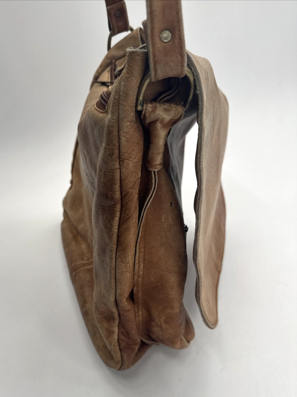 Boulder Ridge Messenger Bag Tan Cowhide Leather Plaid Lined Pockets Distressed