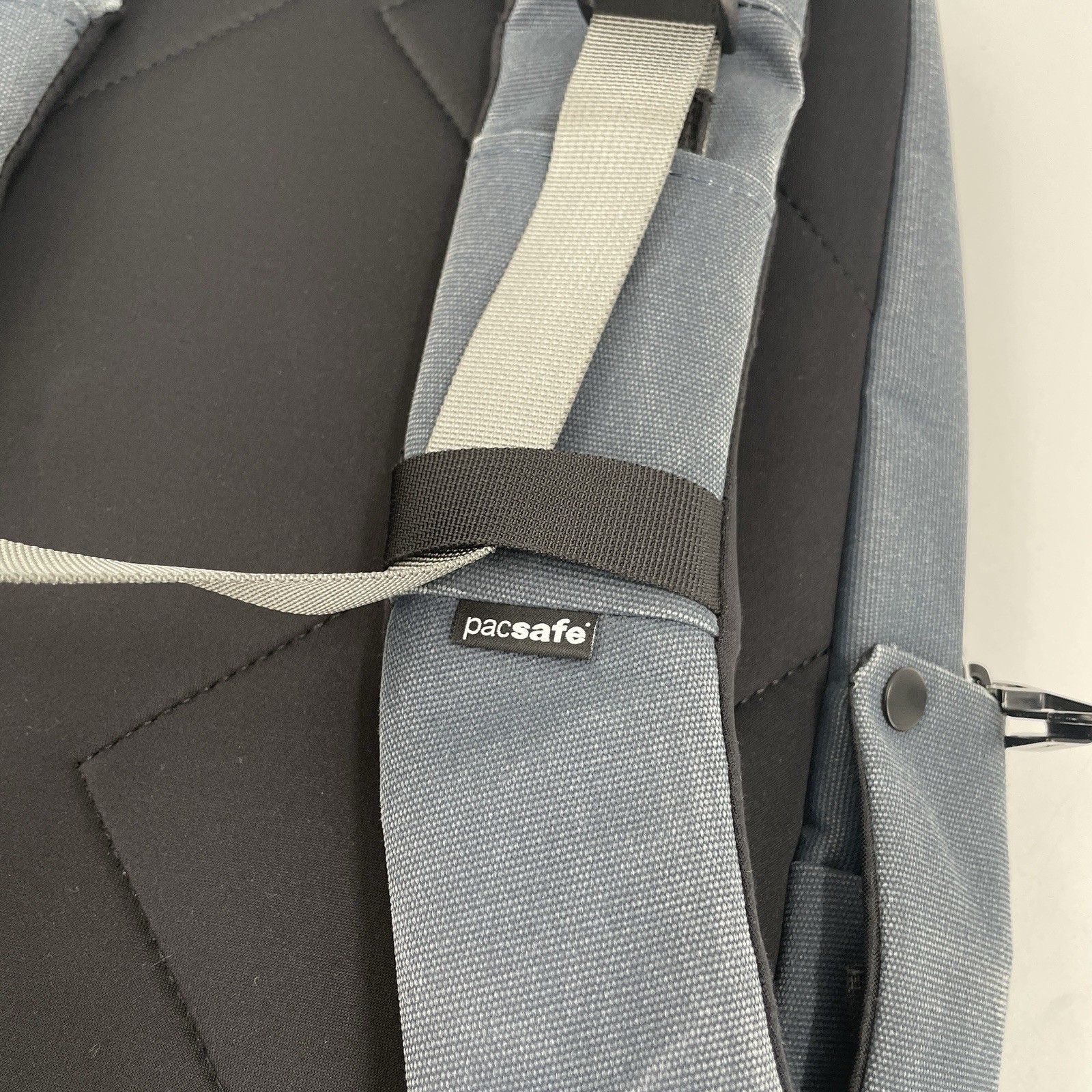 Pacsafe Instasafe 25181 Backpack in Blue – 20L Laptop Backpack – RFID Safe