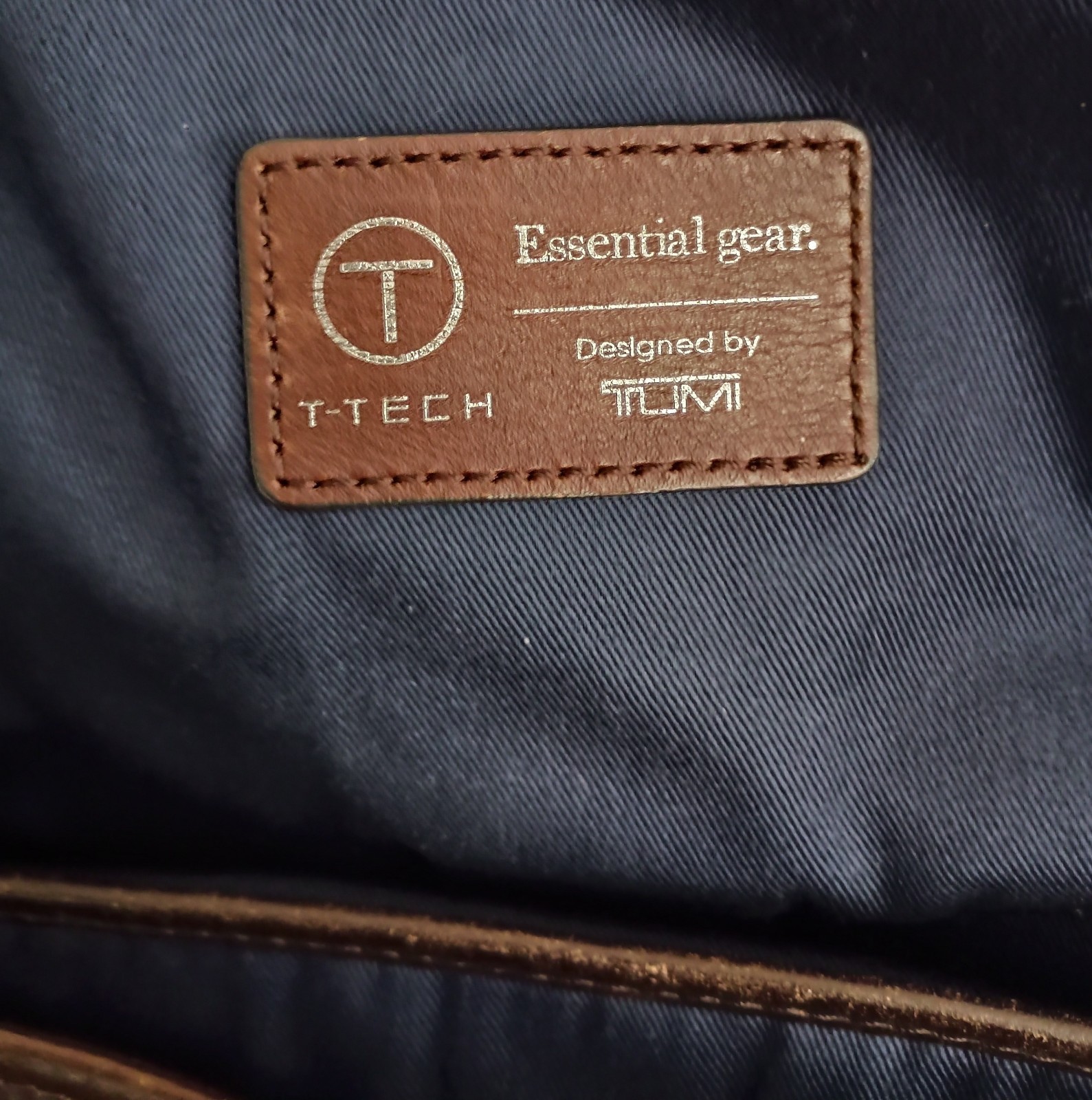 Tumi T-Tech Leather Messenger Bag Flap Zipper Snap Laptop Travel School Brown