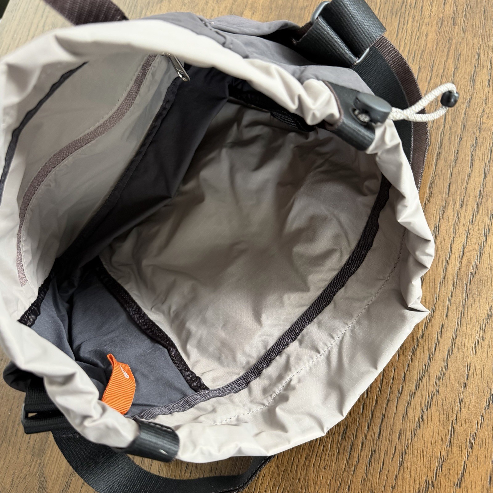 Bellroy Cinch Tote 9L Charcoal BNWT Bucket Bag Crossbody Shoulder Carryall