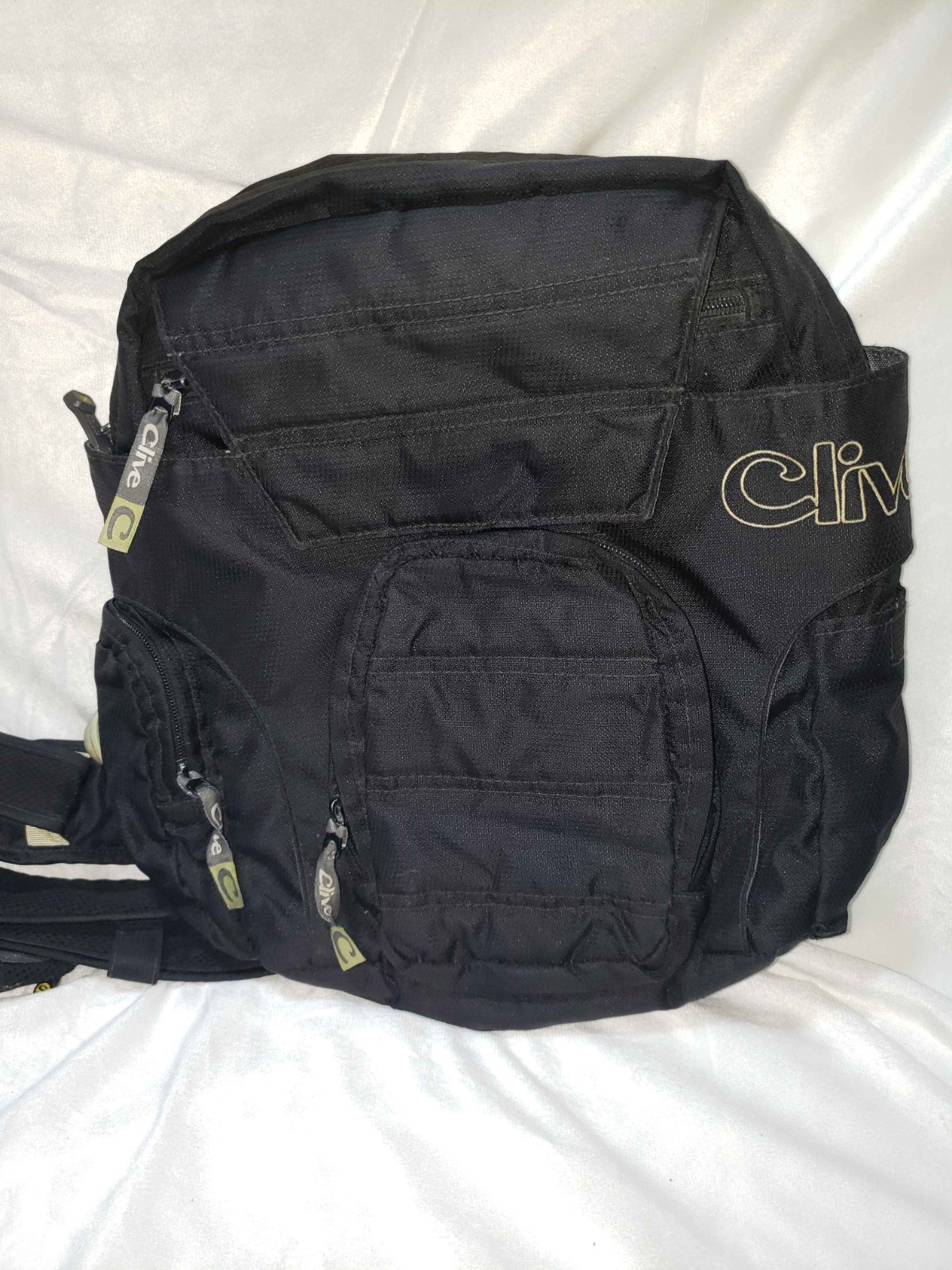 Clive Black Sling Bag Backpack Large Crossbody Messenger Multi Pocket Adjustable