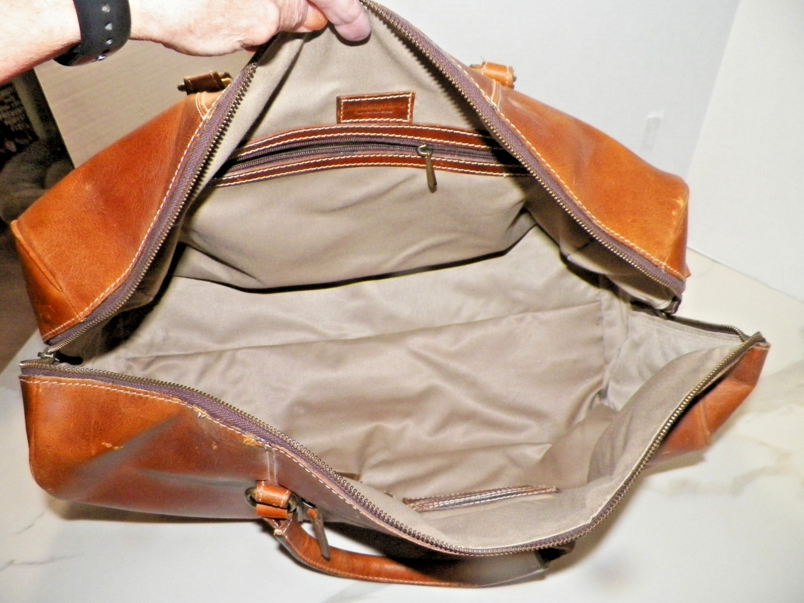 AARON LEATHER GOODS ZIP TOP DUFFLE BAG 20″