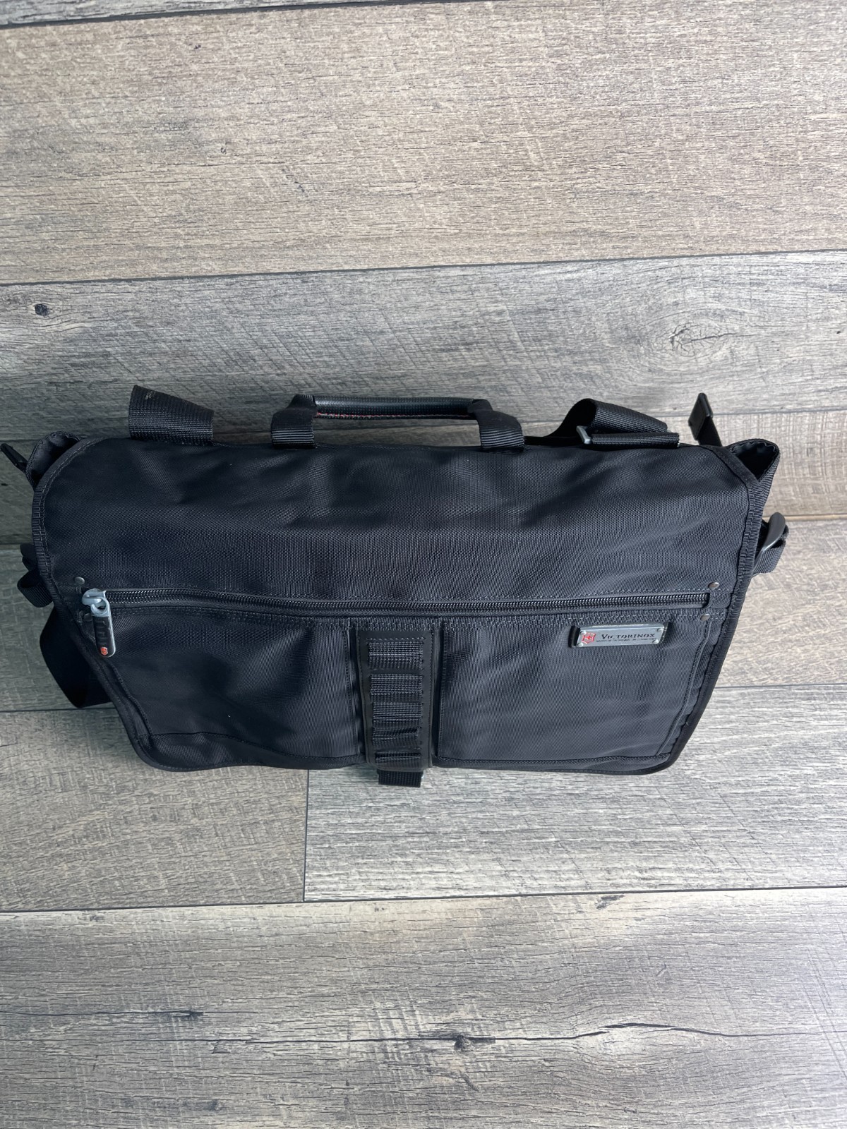 Victorinox Bag Messenger Black Zip Outer Pockets Adjustable Strap Crossbody