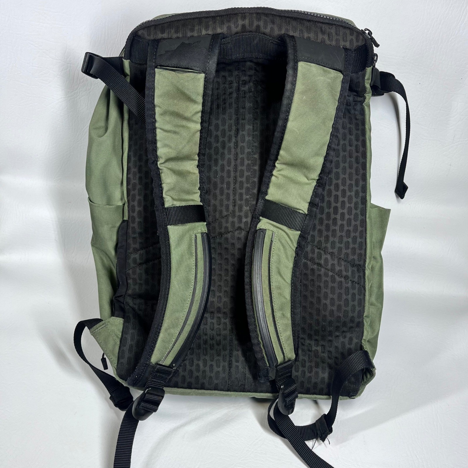 Lululemon Cruiser Backpack Sage Green Olive Multi Pocket Commuter Bag OS