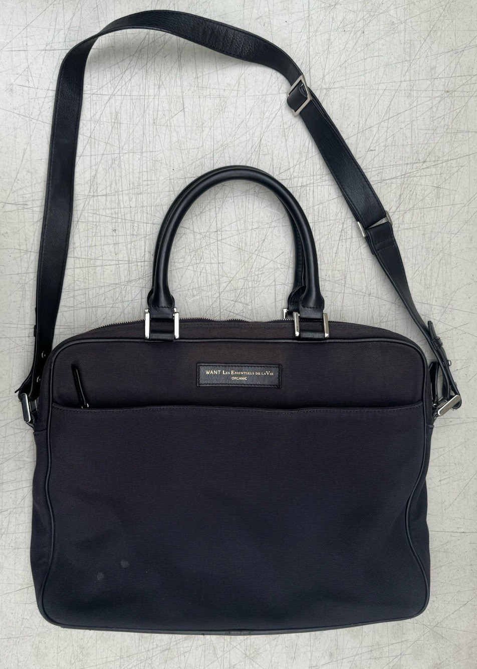 WANT Les Essentiels De La Vie Organic Heathrow Commuter Messenger Bag Black used