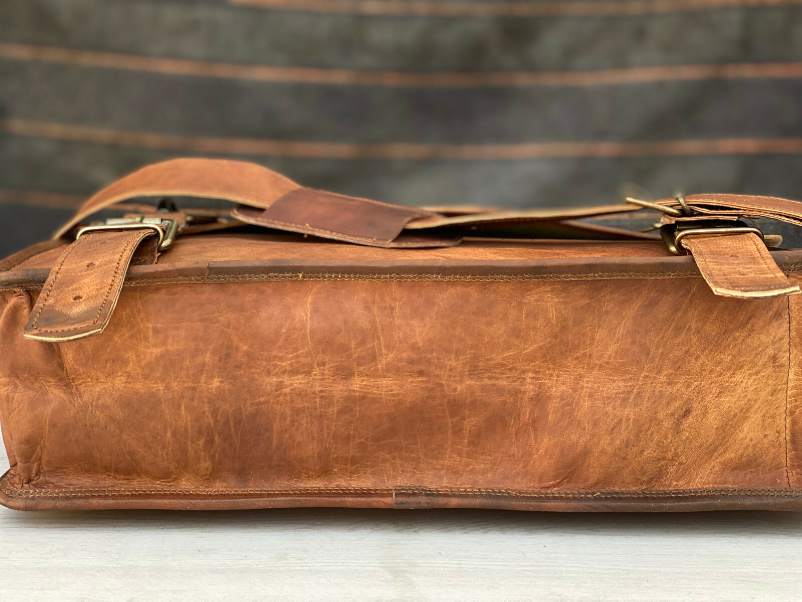 Men’s Leather Messenger Bag Shoulder Laptop Briefcase (18″ Bull Hide Brown Bag)