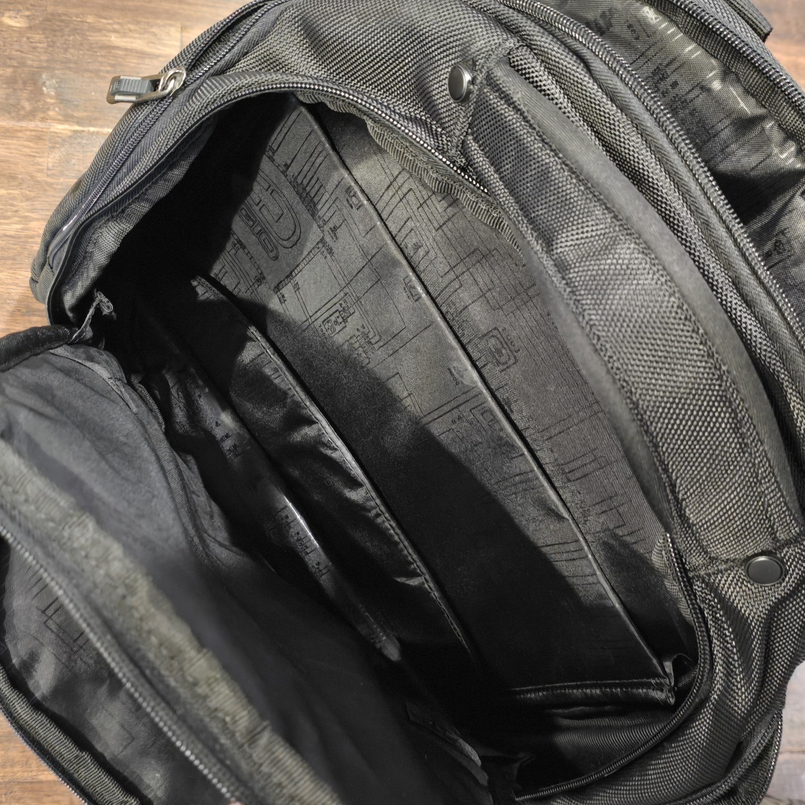 OGIO Punchout2go Backpack #411065 Black – Laptop Tech Multiple Compartments