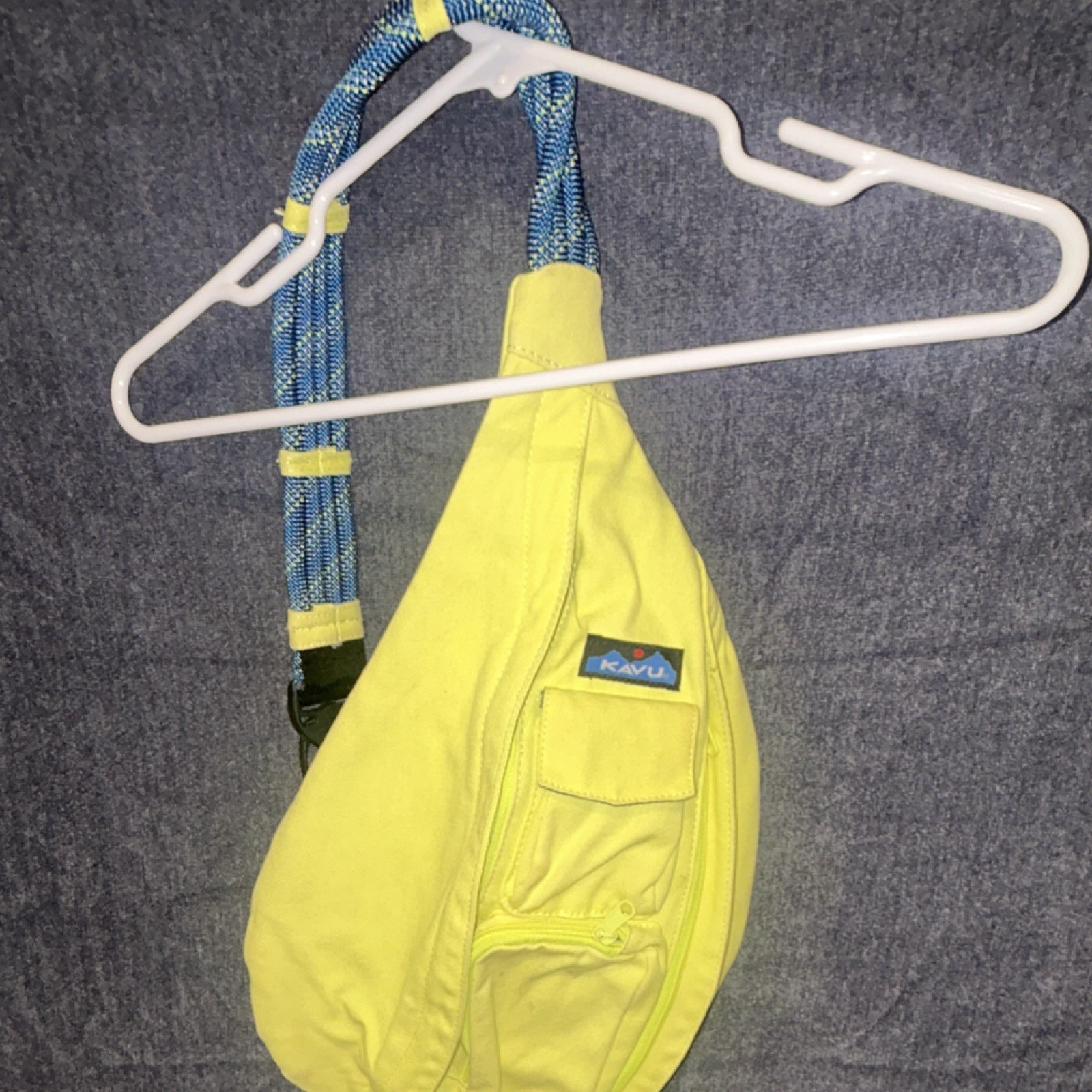 KAVU Rope Bag Yellow Crossbody Sling Blue Strap Adjustable Outer Pockets READ