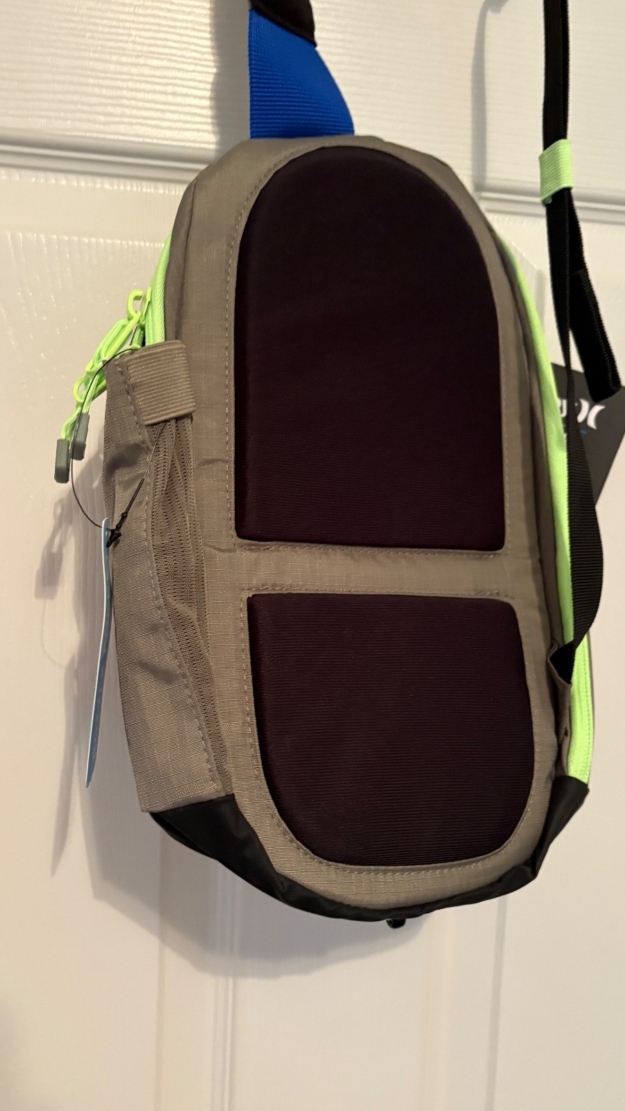 NEW Hurley TECH Terrain Sling Bag Water Bottle Pocket Adjustable Shoulder Strap